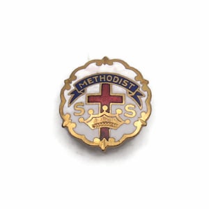 Vintage Religious Little System Cross & Crown Gold Tone and Enamel Methodist Sunday School Pin.