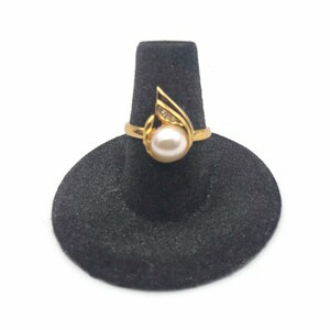 Vintage Statement Ring, Vintage Gold Tone, Clear Rhinestones and Faux Pearl Size 7, Adjustable Ring. Cocktail Ring, Evening Wear.