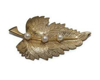 Vintage Textured Gold Tone and 3 Pearls Leaf Brooch.