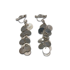 Dischi Vintage Silver Tone Clip Pendenti su Orecchini.