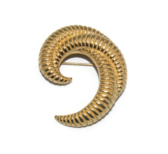 Vintage Monet Gold Tone Modernist Curled Brooch. … - image 1