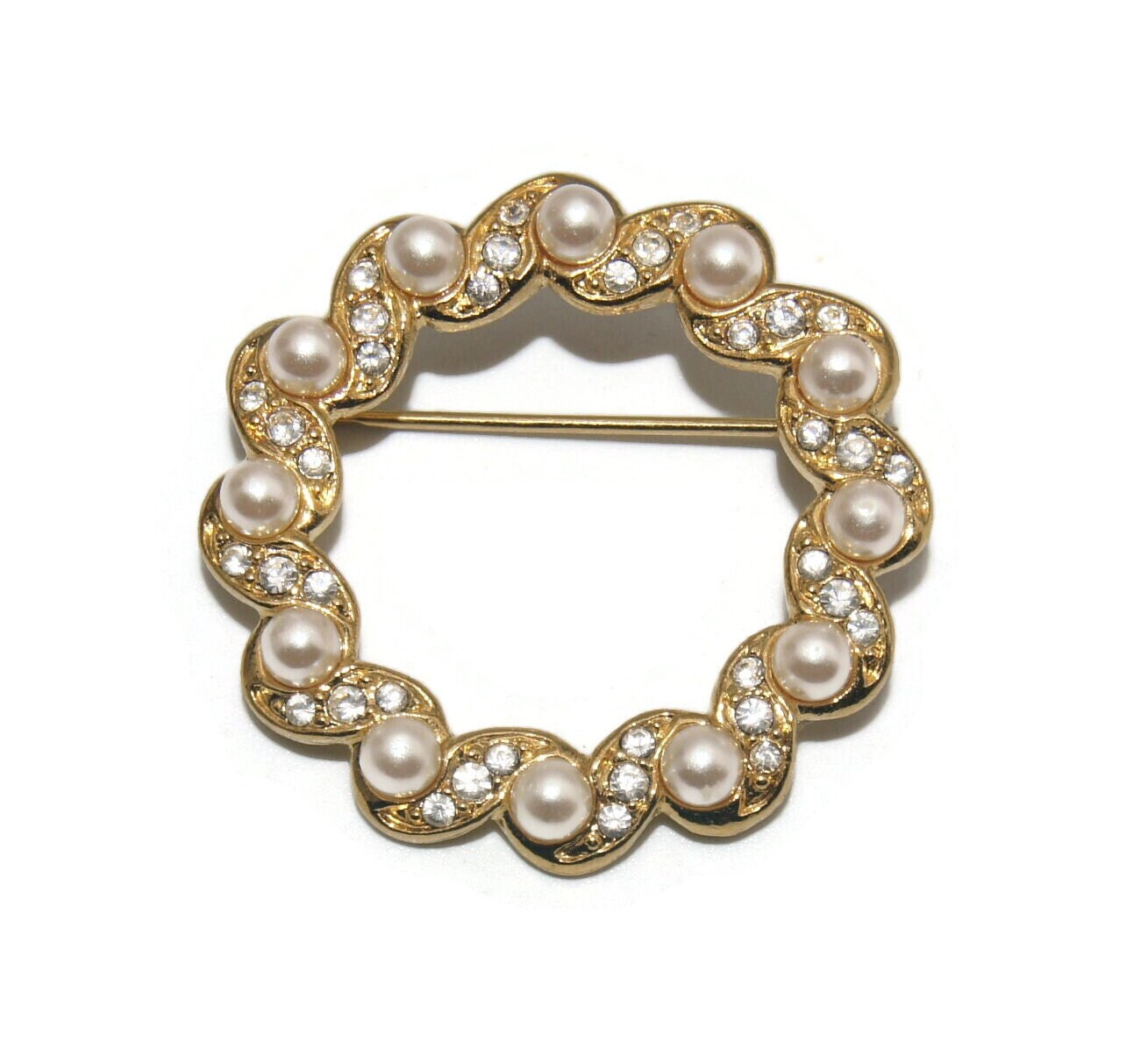 NEUE HERAUSRAGENDE VINTAGE STIL KRANZ BROSCHE MIT ROTEN STRASS ANTIK BROSCHE UK NEUE HERAUSRAGENDE VINTAGE STIL KRANZ BROSCHE MIT ROTEN STRASS ANTIK BROSCHE UK