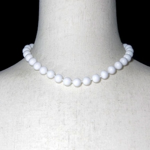 Simple Beaded Necklace, Vintage Hong Kong Gold Tone and White Plastic Beaded Necklace, Hook Clasp, Marked Hong Kong, Minimalist Style.