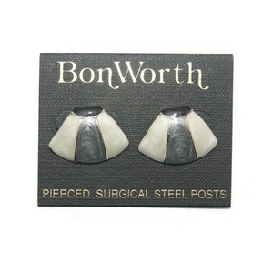 Vintage Bon Worth Silber Ton mit Grau und Schwarz Emaille Ohrstecker mit Post Backs für Pierced Ohrstecker. Auf Original Karte.