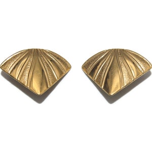 Vintage Textured and Smooth Gold Tone Clip on Earrings.