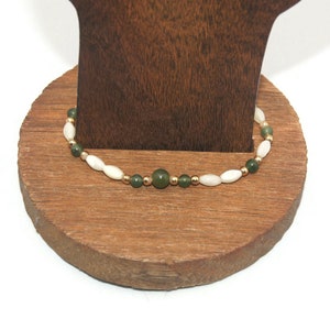 Vintage Gold Tone Beaded Mother of Pearl and Green Jade 7 Inch Bracelet with Spring Ring Clasp.