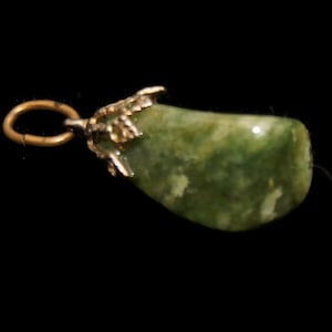 Small Vintage Gold Tone and Polished Jade Pendant.