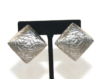 Chunky Vintage Silver Tone Diamond Shape Clip on Earrings.