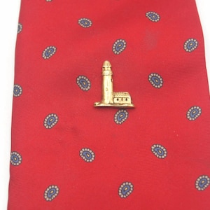 Kleine vuurtoren reversspeld. Vintage cadeau voor haar. Verspreiderspeld, hoedenspeld, dasspeld, reversspeld.