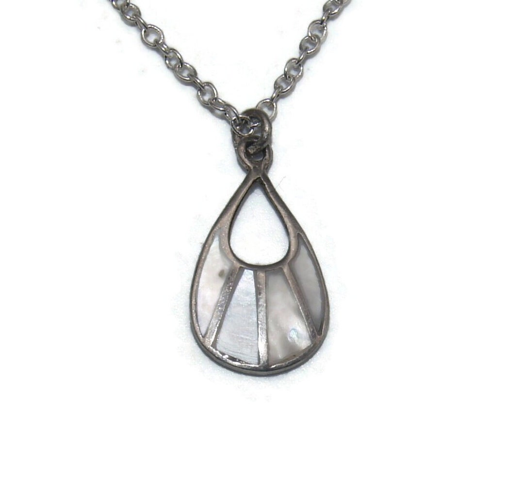 Vintage Sterling Silver and Mother of Pearl Pendant Marked 925 MD on 18 ...