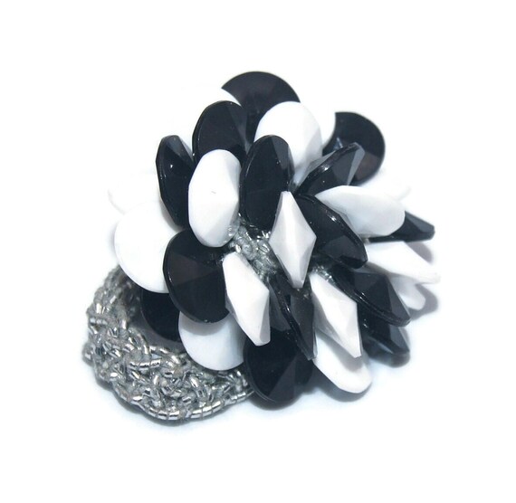 Vintage Silver Tone Stretchable Ring with Black a… - image 5