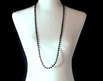 Collar vintage de cuentas de lucita con glaseado negro y plateado, 36 pulgadas con cierre de anillo de resorte en tono plateado, uso diario, collar liviano.