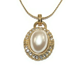 Vintage Gold Tone, Faux Pearl and Rhinestones Oval Pendant on 18 Inch Chain with Spring Ring Clasp..