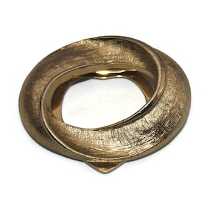 Vintage strukturierte goldfarbene ovale Kleid Clip, Schal Clip, Schal Clip.