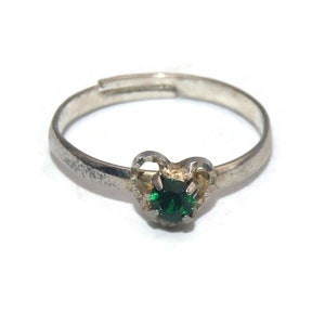 Vintage Silver Tone and Faux Emerald Size 7 Adjustable Heart Ring.