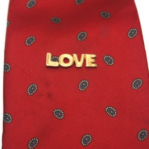 Vintage Premier Designs goudkleurige &quot;LOVE&quot; stropdas Tack, reversspeld.