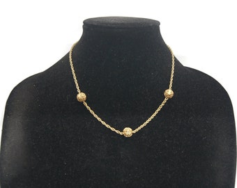 Vintage Gold Tone 17 pouces Collier perlé avec fermoir à anneau de printemps.
