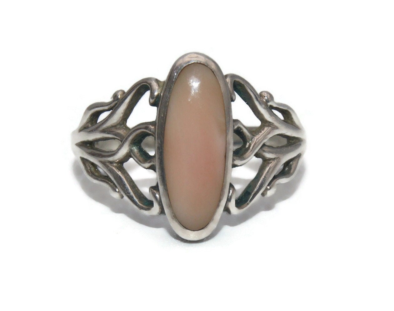ヴィンテージ！ Sterling Silver Oval リング Vintage Sterling Silver and Oval Pink Stone Size 8 Ring