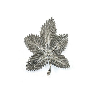Vintage Sarah Coventry Large Silver Tone Leaf Brooch. Hallmarked Sarah Cov.