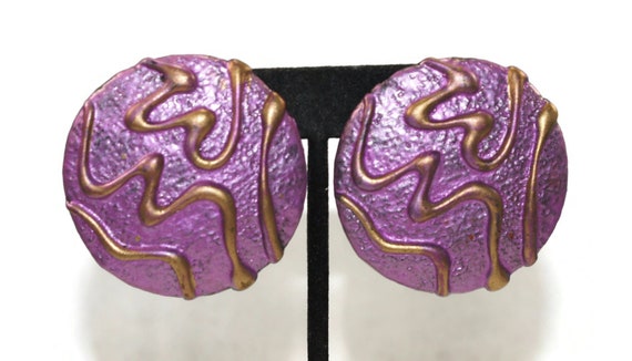 Vintage Purple and Gold Tone Large Round Resin Cl… - image 2