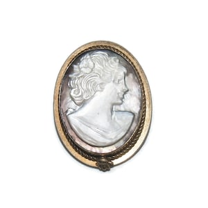 Vintage Gold Tone Oval Glass Cameo Brooch Pendant. Victorian Style Brooch Pendant.