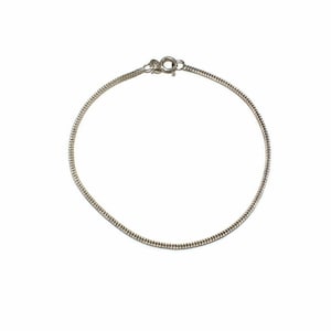 Delicate Vintage Sterling Silver 7 Inch Chain Bracelet with Spring Ring Clasp. Marked Italy 925.