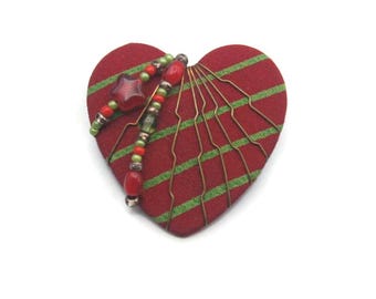 Beaded Heart Brooch, Vintage Handmade Brooch, Fabric Brooch, Gold Tone, Red, Green, Gold Heart Brooch. Daily Wear, Gift for Her.