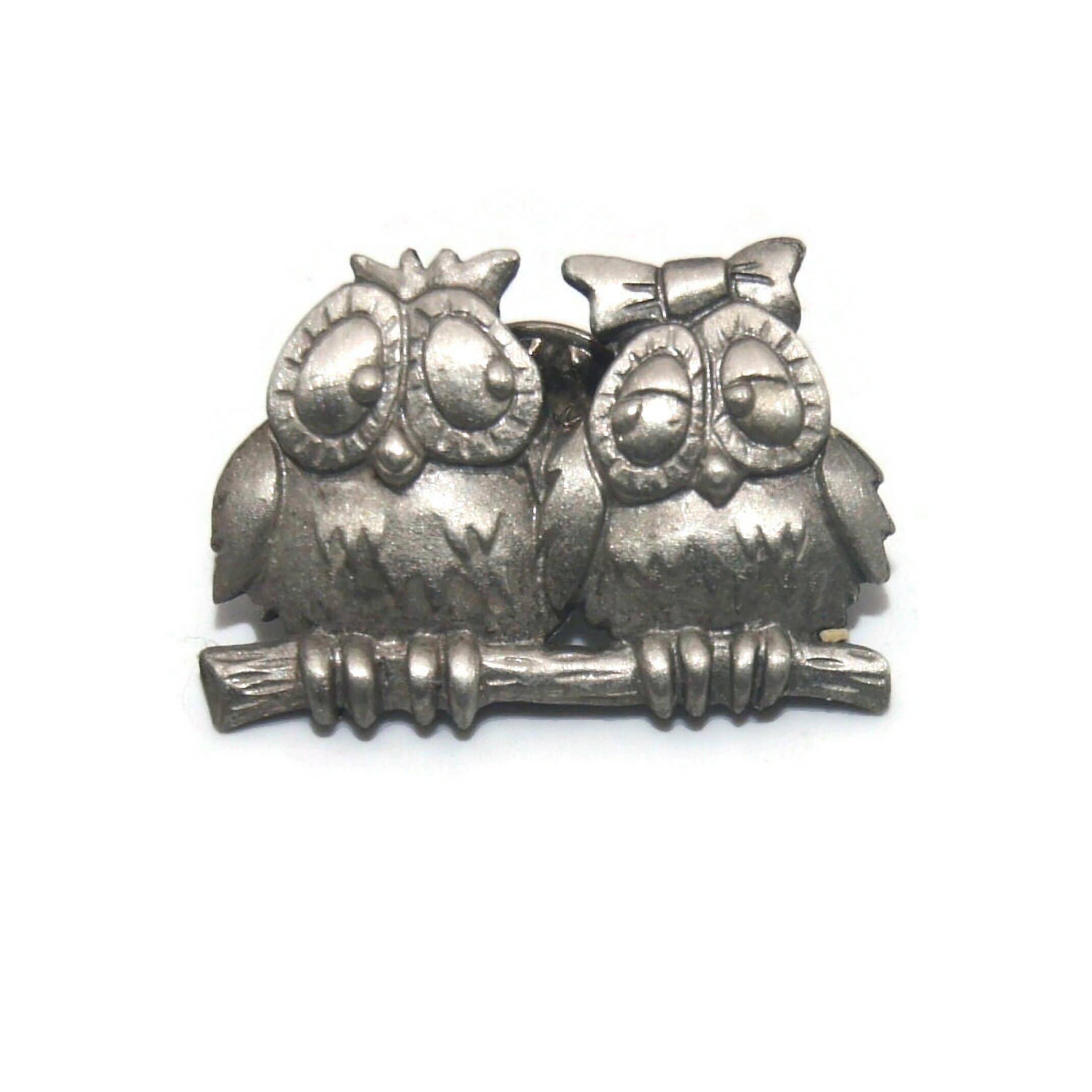 Vintage Jonette Jewelry Pewter 2 Owls Pin, Lapel Pin. JJ Hallmark.