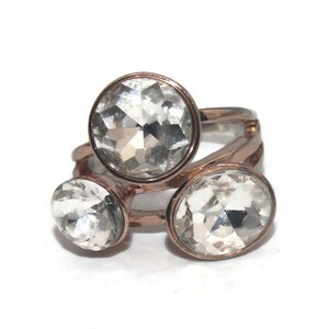 Vintage Silber und Gold Ton und 3 klare Strasssteine Größe 7 Statement Ring.