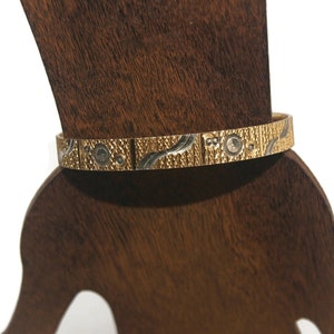 Vintage Textured Gold Tone 8 Inch Bangle Bracelet.