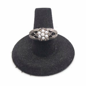 Vintage Silver Tone and Faux Pearl Flower Adjustable Ring, Size 8 Adjustable Statement Ring, Pearl Flower Design, Daily Wear, Gift for Her.