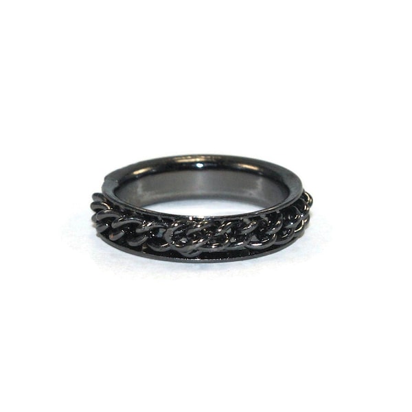 Vintage Size 7 Gunmetal Band With Inlaid Channel Set Chain. Stacking Ring.