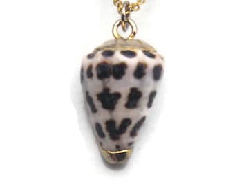 Small Genuine Seashell Pendant, Vintage Gilded Shell on 18" Gold Tone Chain, Boho Style Necklace, Sea Shell & Gold Accents, Daily Wear.