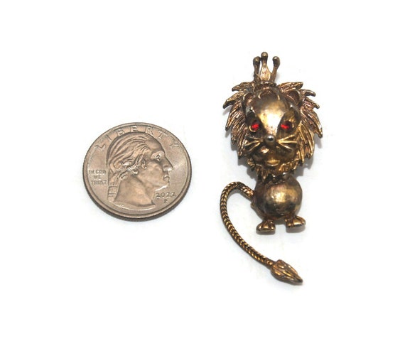 Vintage Gold Tone Lion with Crown, Red Rhinestone… - image 3