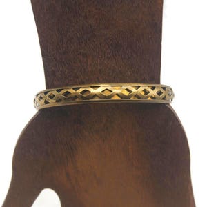 Vintage Armreif aus Messing, 1970er Jahre, minimales rustikales Armband, leichtes Armband, Geschenk für sie, 8 1/4-Zoll-Armband.