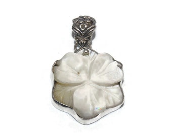 Vintage Sterling Silver and Mother of Pearl Flower Pendant. Marked 925.