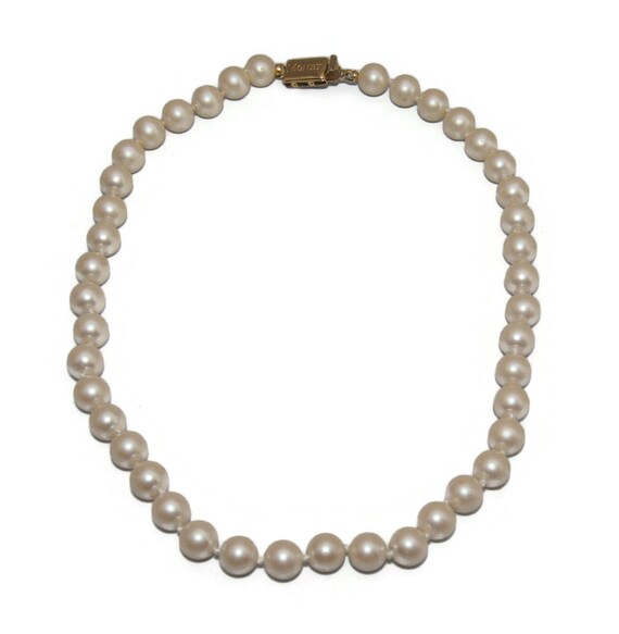 Vintage Monet Gold Tone and Faux Pearls 16 Inch Necklace With