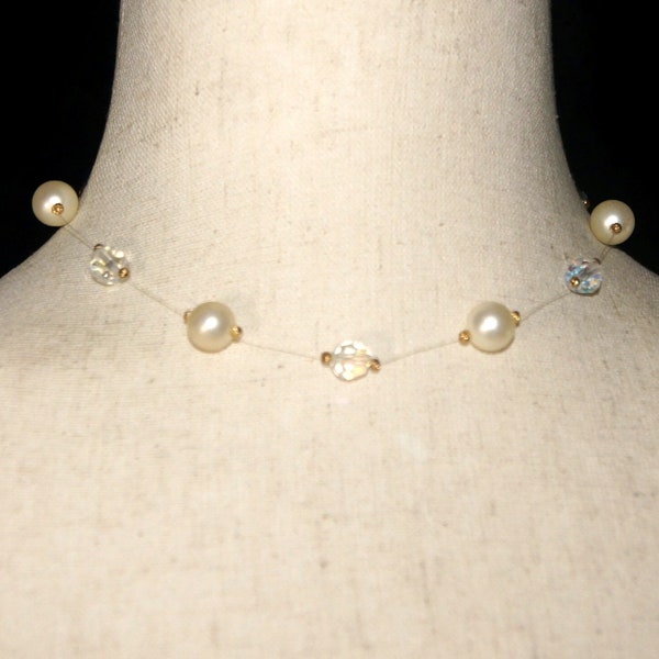 Collier Doré Ton Sur Ton Avec Perles Colorées Et Montures Dorées - Bijou Occasion