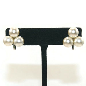 Vintage Silver Tone and Faux Pearls Screw Back Earrings.