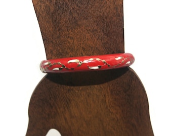 Vintage Gold Tone Red and White Cloisonne 7 Inch Spring Hinged Bangle Bracelet.