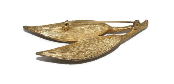 Vintage Textured and Smooth Gold Tone 2 Leaf Broo… - image 5