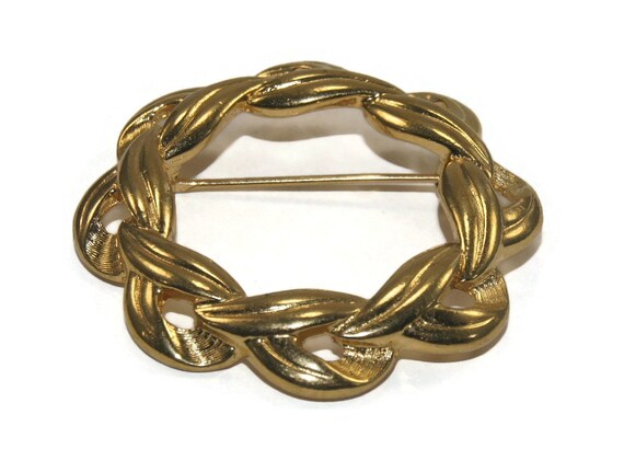 Vintage Gold Tone Trifari Wreath Brooch. Trifari … - image 4