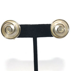 Vintage Gold Tone Spiral on Faux Pearls Round Screw Back Earrings.