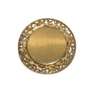 Vintage Gold Tone Round Dress Clip, Sweater Clip, Scarf Clip / Brooch.