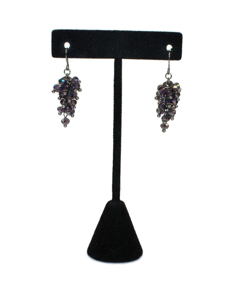Vintage Purple Glass Faceted Graduated Bead 20 Inch Necklace with Magnetic Clasp and Matching Dangle Earrings with Hook Backs.