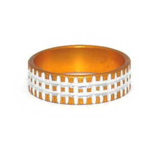 Lightweight Vintage Aluminum Gold and Silver Tone Cut Design Size 9 Wedding Band.