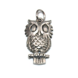 Vintage Sterling Silver Owl Pendant.