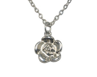 Vintage Silver Tone Flower Pendant on 18 Inch Chain with Lobster Claw Clasp.