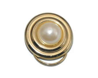 Vintage Gold Tone and Faux Pearl Round Dress Clip.