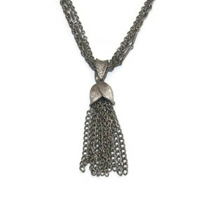 Vintage Brushed Silver Tone Tassel Fringe Pendant 28 Inch Necklace with Fancy Bow Hook Clasp..